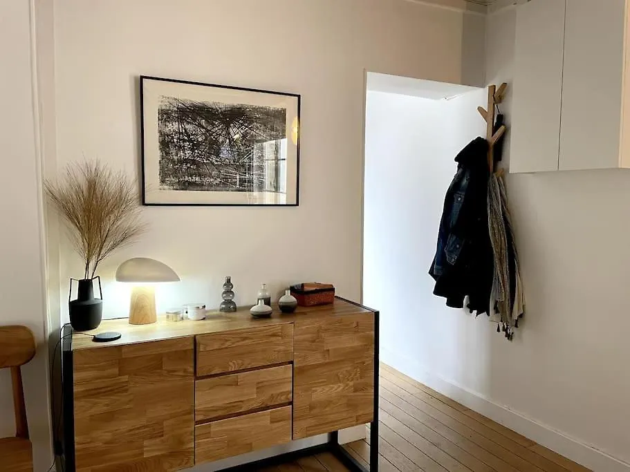 Beautiful Parisien Apartment In The City Center